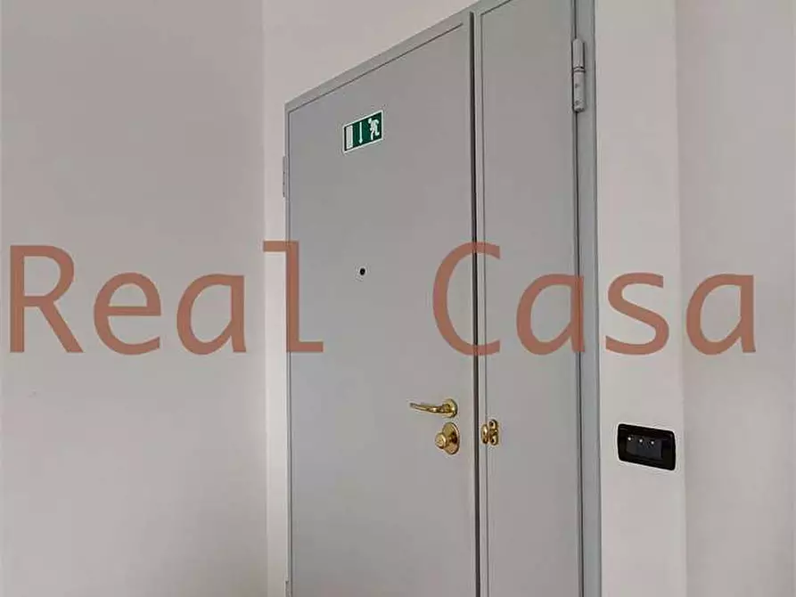 Immagine 27 di Ufficio in vendita  in Via Malavolti  a Modena