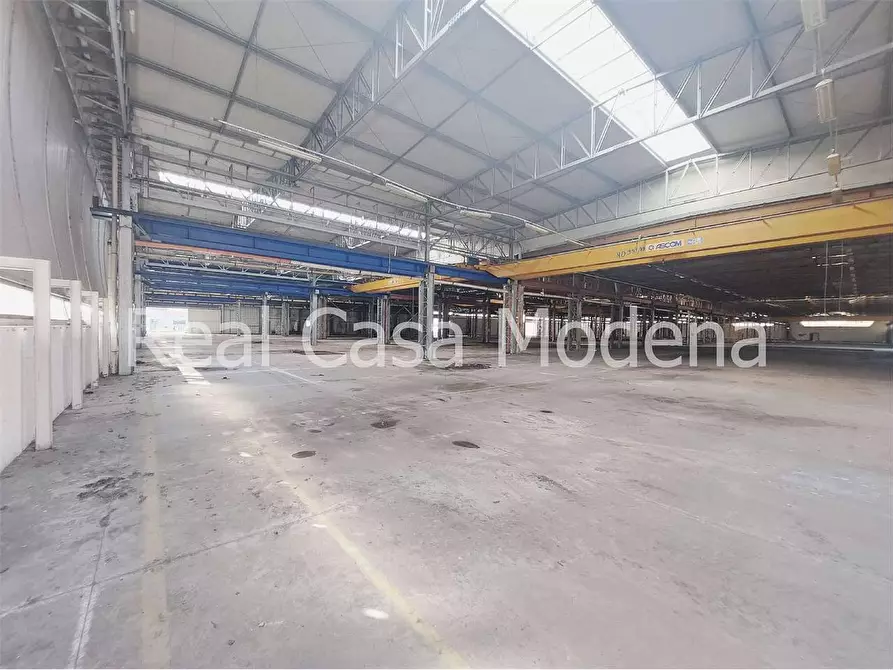 Immagine 17 di Capannone industriale in vendita  a Modena