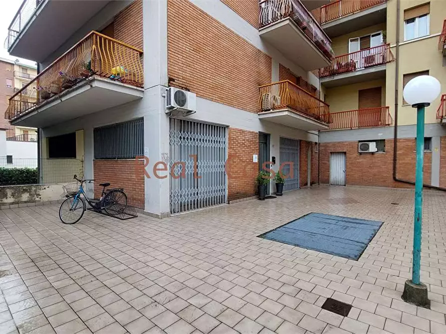 Immagine 20 di Ufficio in vendita  in Via Giardini 270 a Modena