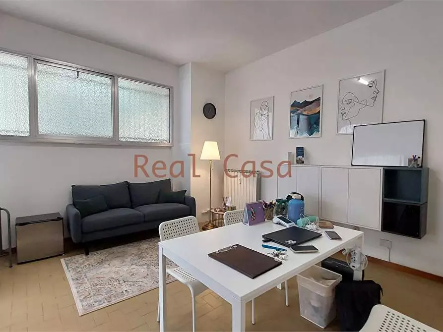 Immagine 3 di Ufficio in vendita  in Via Giardini 270 a Modena