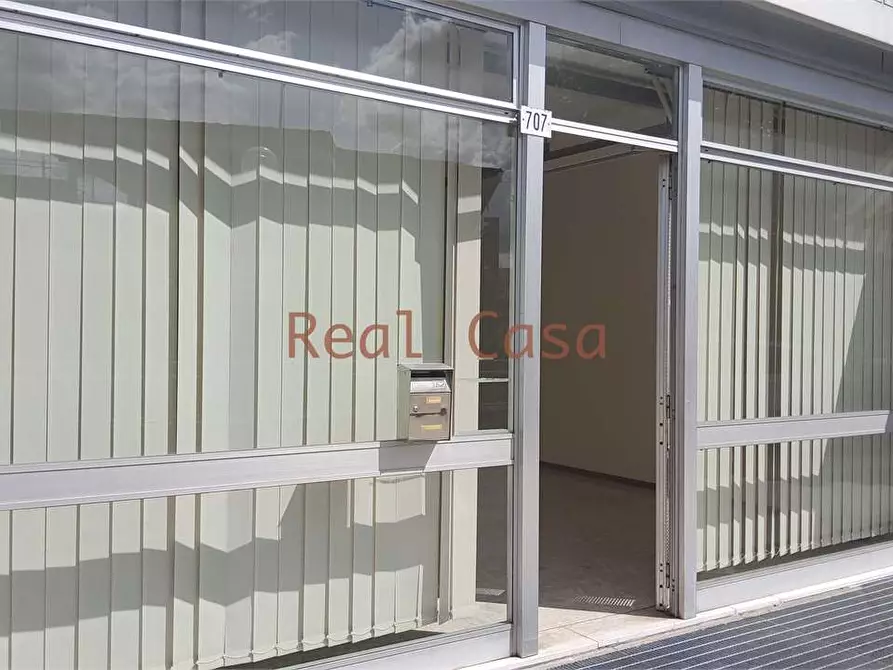 Immagine 9 di Negozio in affitto  in Via Emilia Ovest  a Modena