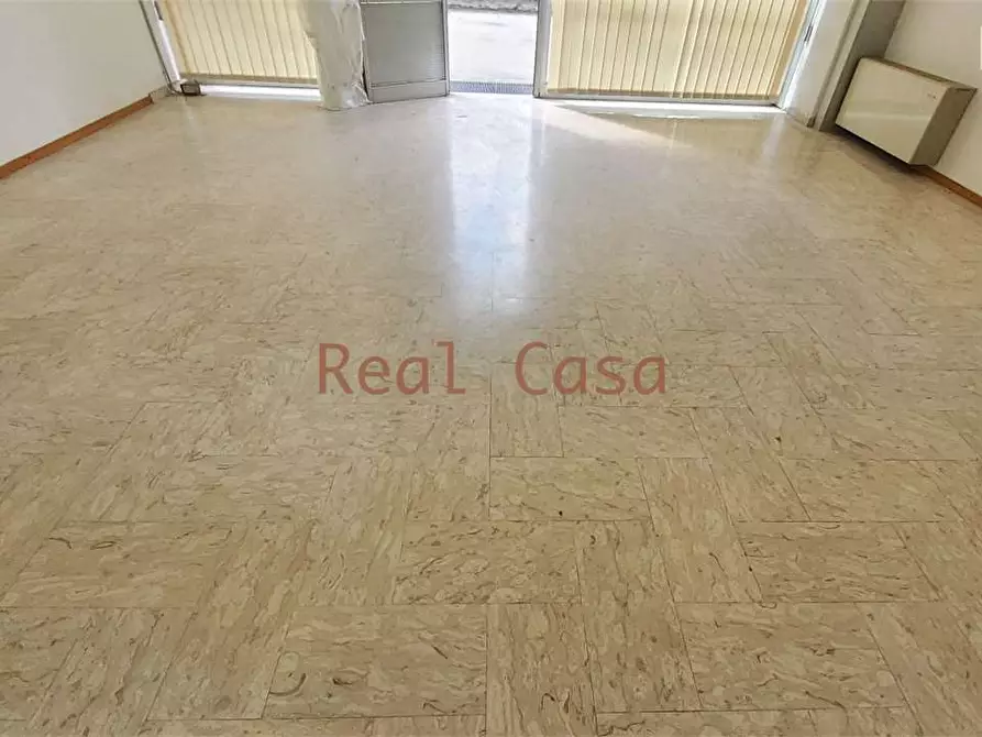 Immagine 5 di Ufficio in affitto  in Via Emilia Ovest  a Modena