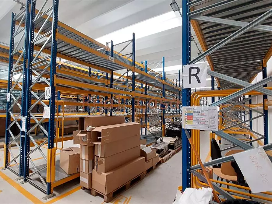 Immagine 6 di Capannone industriale in affitto  in Via Malavolti a Modena