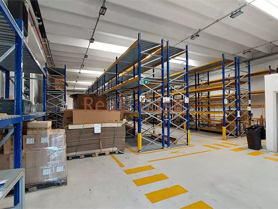 Immagine 16 di Capannone industriale in affitto  in Via Fucà a Modena