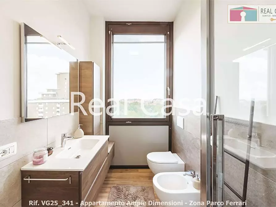 Immagine 24 di Quadrilocale in vendita  in Viale Corassori a Modena