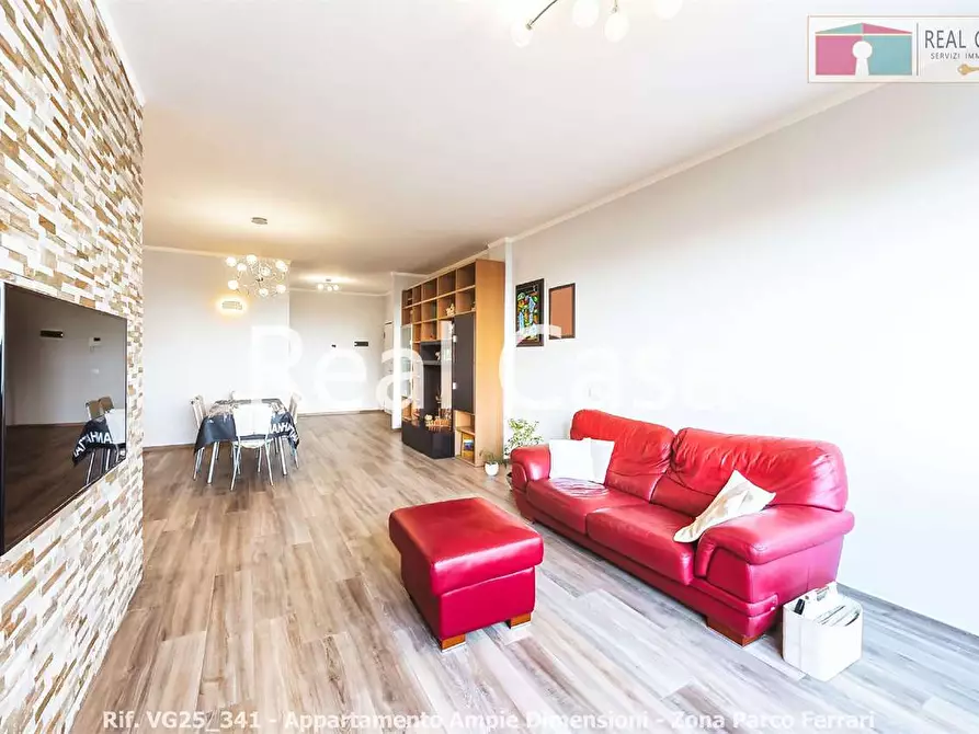 Immagine 9 di Quadrilocale in vendita  in Viale Corassori a Modena