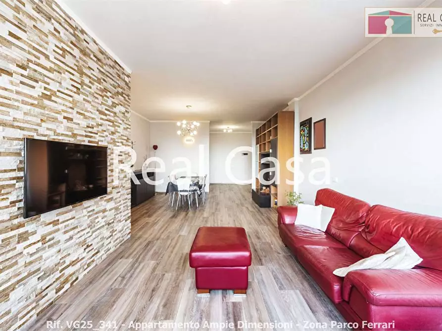 Immagine 8 di Quadrilocale in vendita  in Viale Corassori a Modena