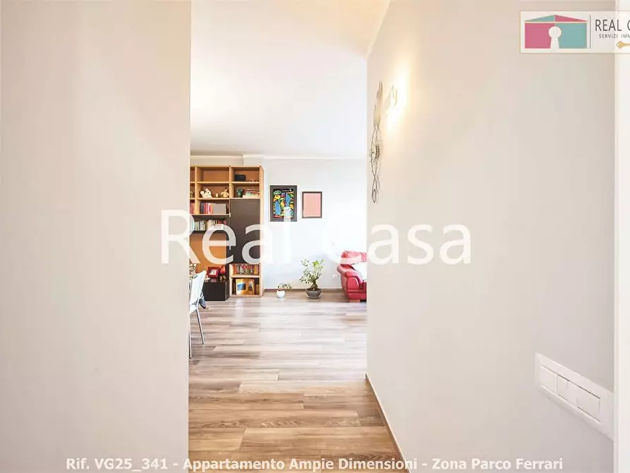 Immagine 11 di Quadrilocale in vendita  in Viale Corassori a Modena