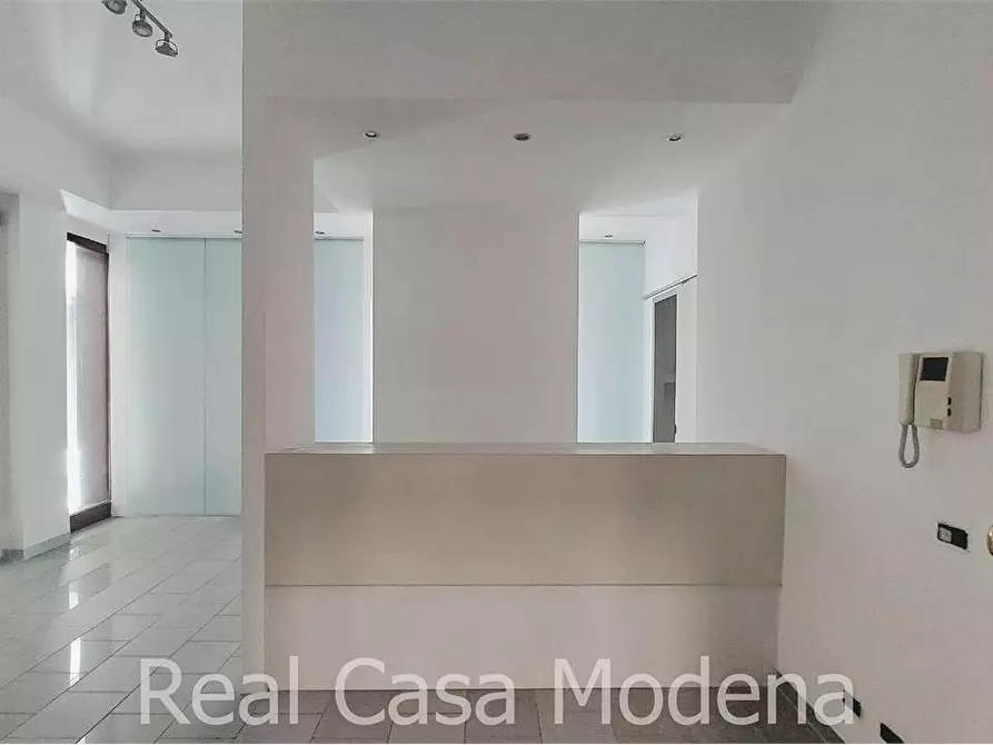Immagine 2 di Ufficio in affitto  in Via Marianini a Modena
