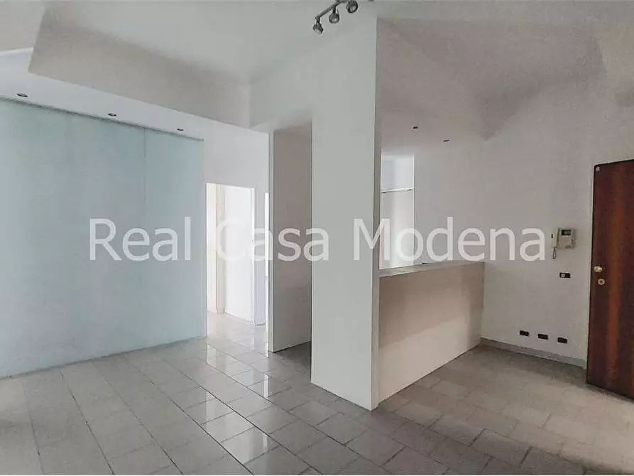 Immagine 13 di Ufficio in affitto  in Via Marianini a Modena