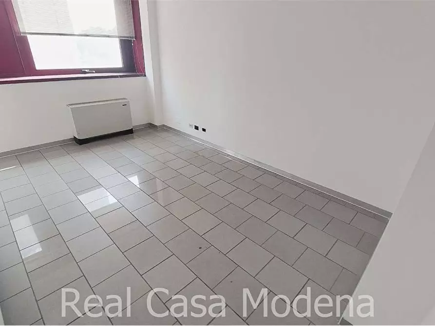 Immagine 21 di Ufficio in affitto  in Via Marianini a Modena