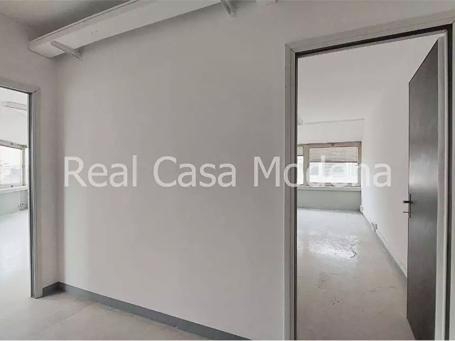 Immagine 37 di Ufficio in vendita  in Via Cagliostro a Modena