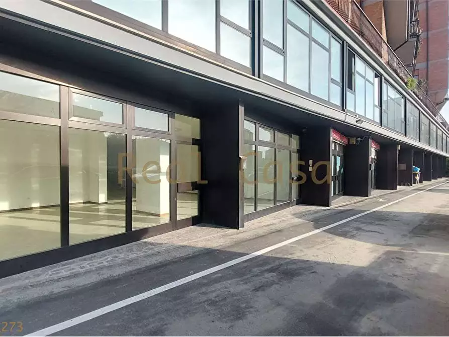Immagine 7 di Negozio in vendita  in Via Giardini  322 a Modena