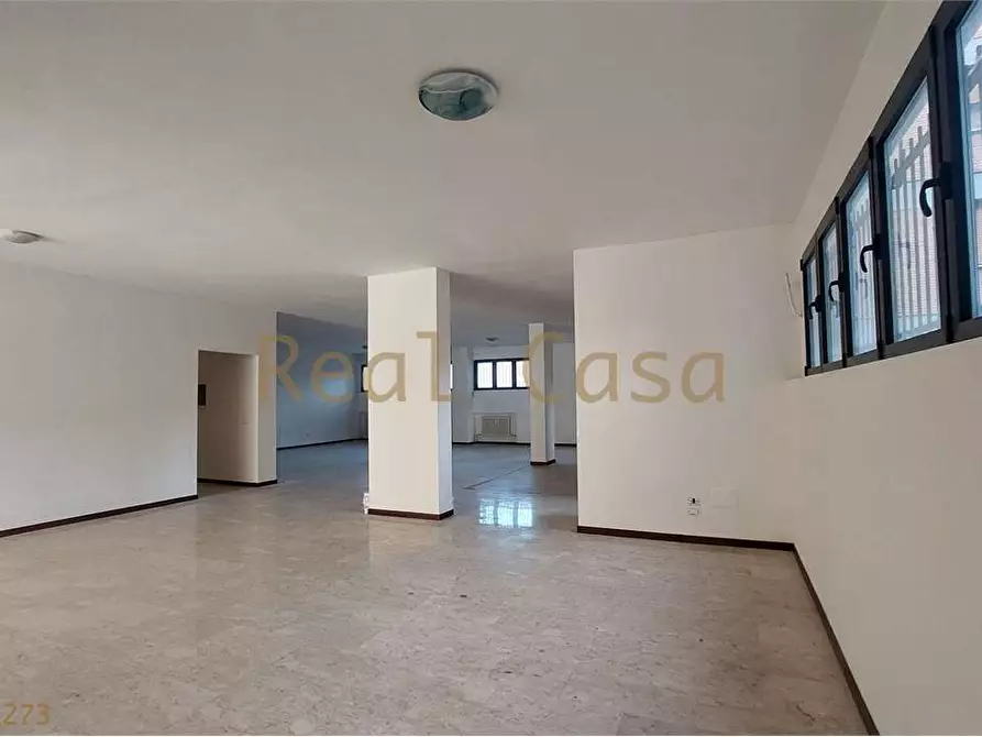 Immagine 31 di Ufficio in vendita  in Via Giardini  322 a Modena