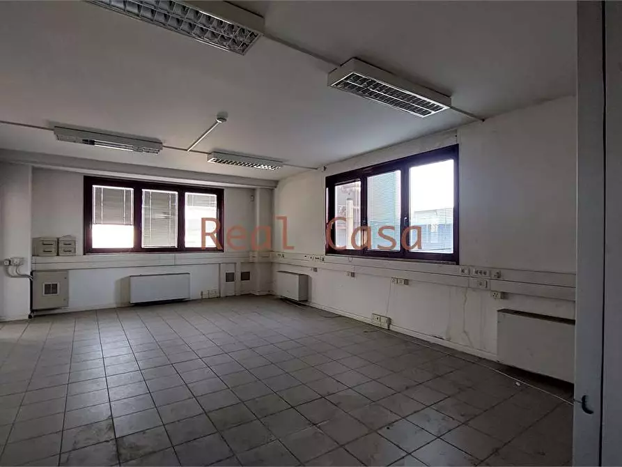 Immagine 8 di Ufficio in affitto  in Via Emilia Est a Modena