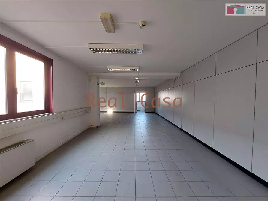 Immagine 11 di Ufficio in affitto  in Via Emilia Est a Modena