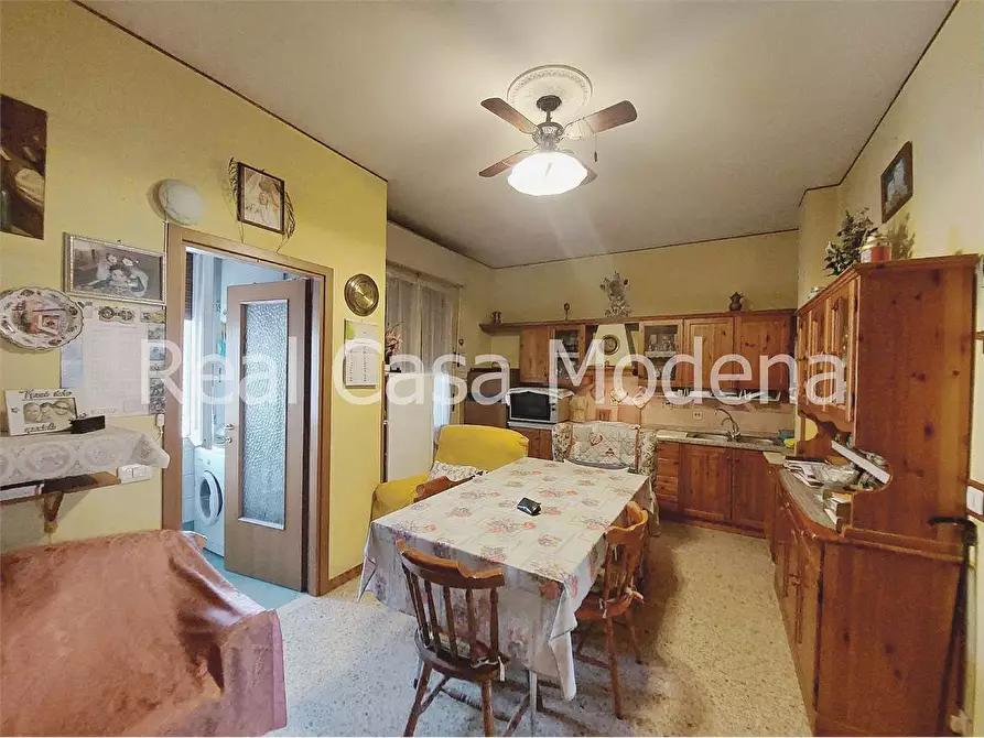 Immagine 11 di Appartamento in vendita  in Via Nobili 11 a Modena