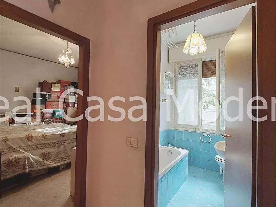 Immagine 33 di Appartamento in vendita  in Via Nobili 11 a Modena