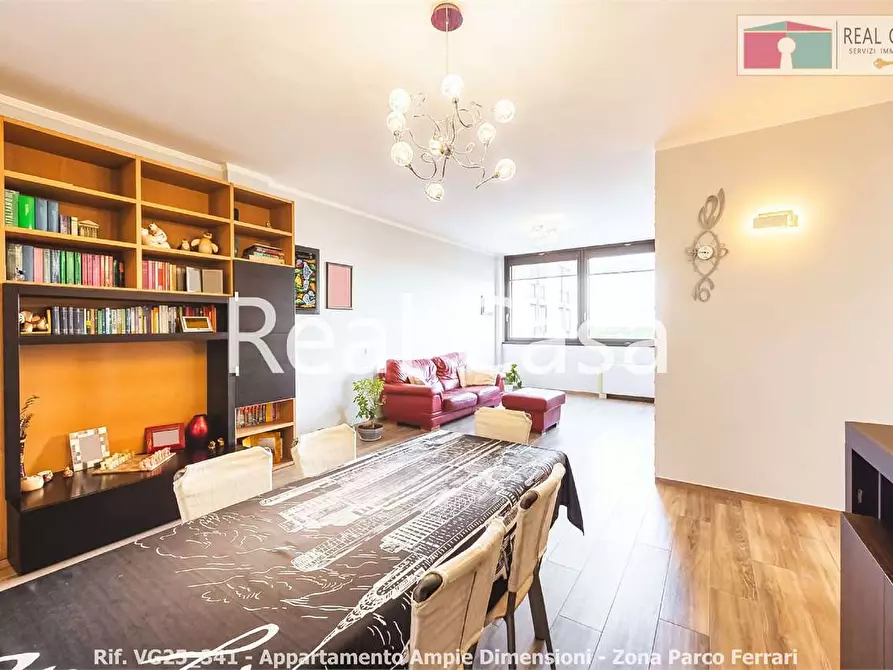 Immagine 5 di Quadrilocale in vendita  in Viale Corassori a Modena