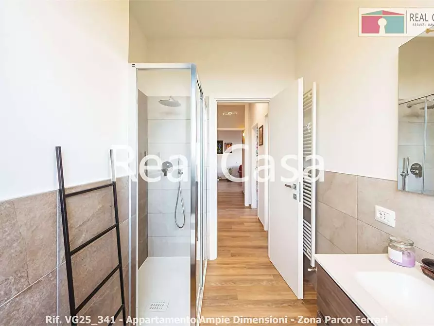 Immagine 25 di Quadrilocale in vendita  in Viale Corassori a Modena