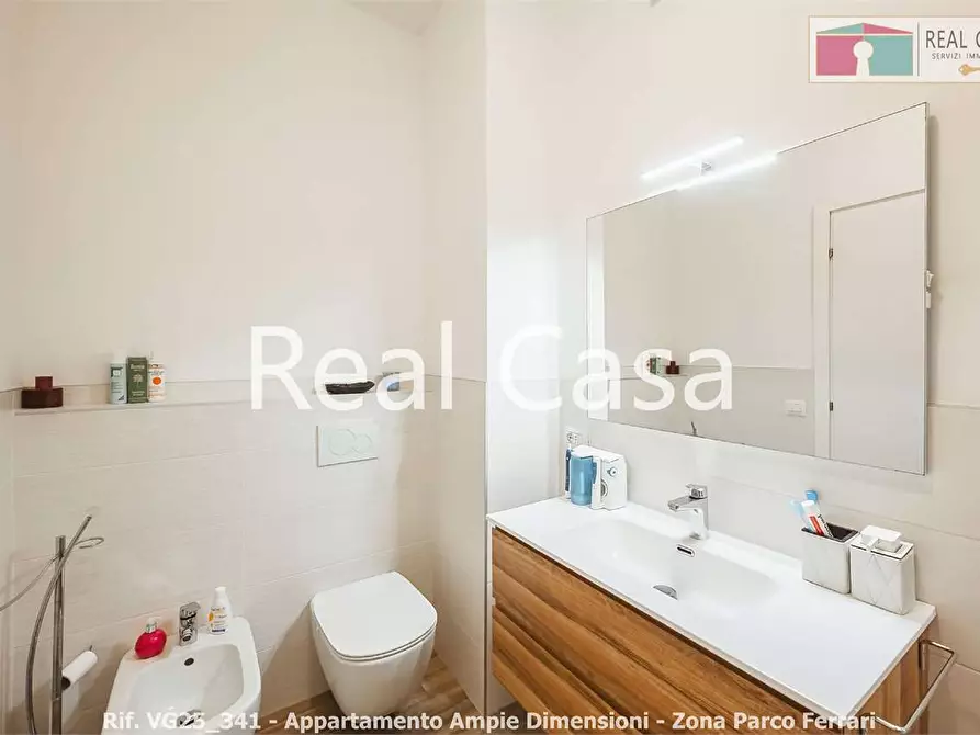 Immagine 26 di Quadrilocale in vendita  in Viale Corassori a Modena