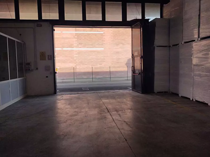 Immagine 5 di Laboratorio in affitto  in Via Ovidio a Modena