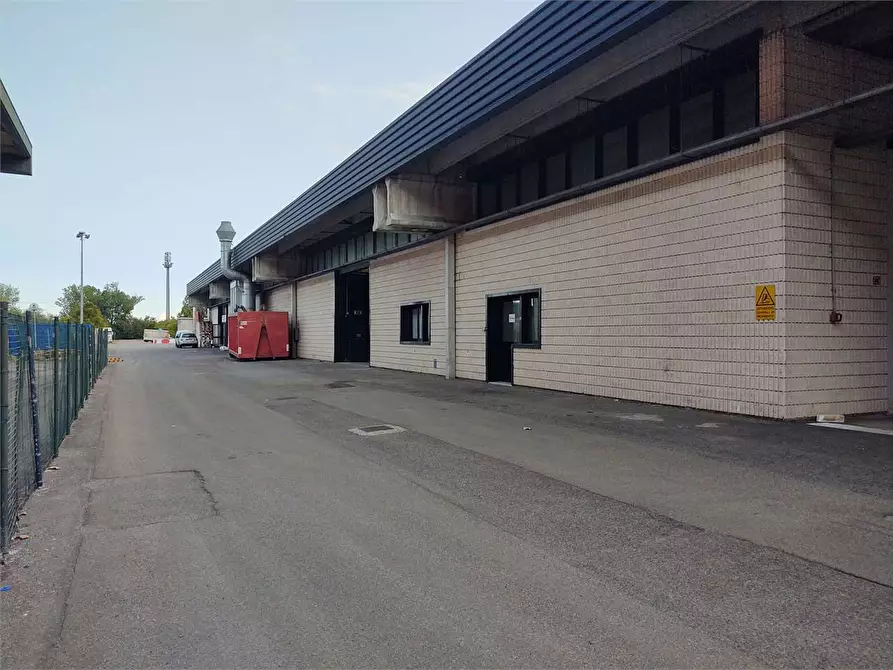 Immagine 6 di Laboratorio in affitto  in Via Ovidio a Modena