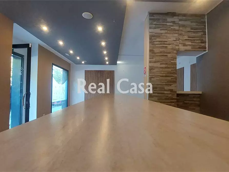 Immagine 9 di Negozio in vendita  in Via Nicoli a Modena