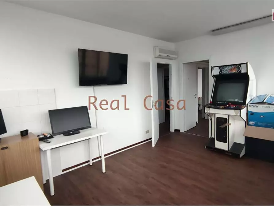 Immagine 3 di Ufficio in affitto  in Via Rainusso  a Modena