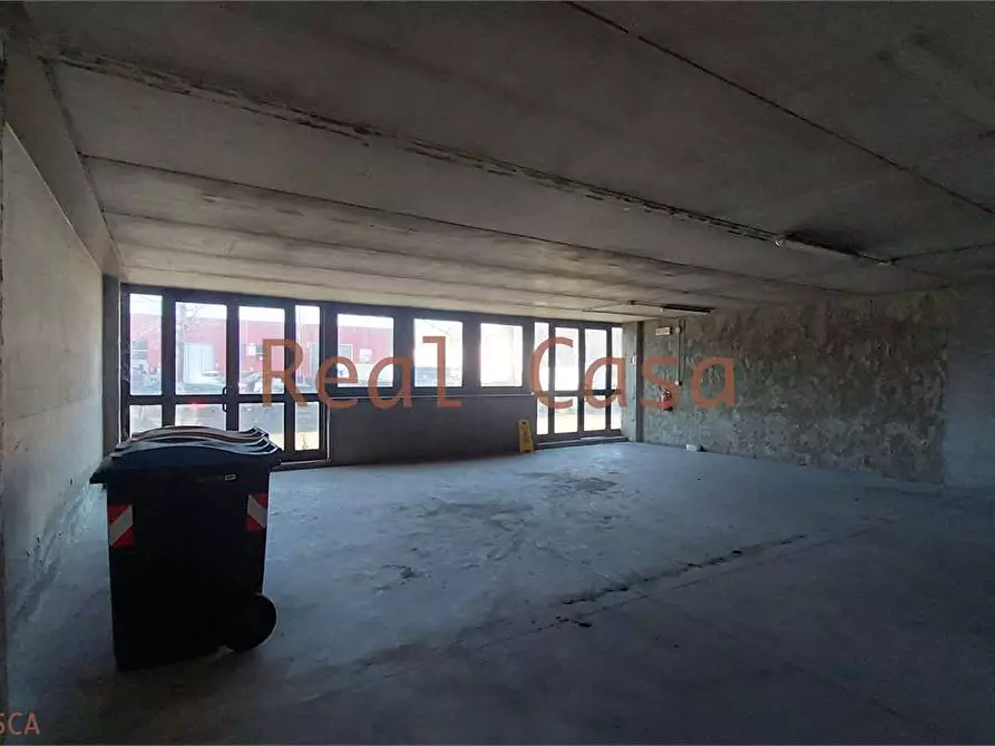 Immagine 5 di Laboratorio in vendita  in Viale Caduti Sul Lavoro a Modena