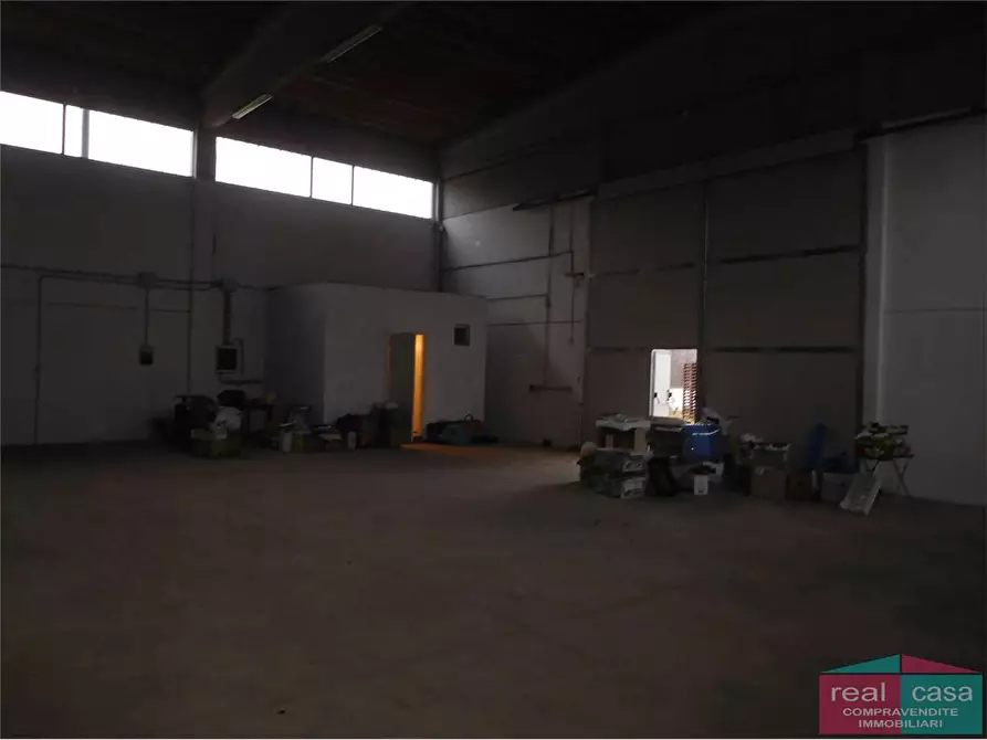Immagine 4 di Capannone industriale in affitto  in Via Statale dell' Abetone e del Brennero a Maranello