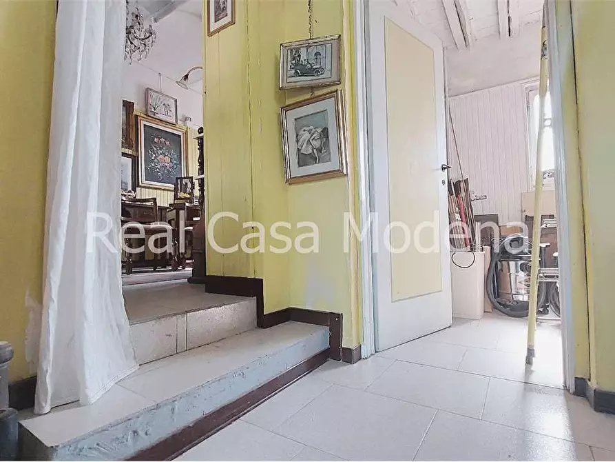 Immagine 4 di Negozio in vendita  in Via Giardini  1000 a Modena