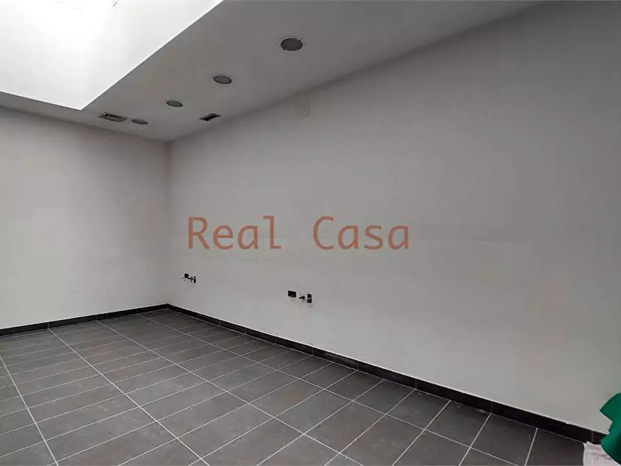 Immagine 8 di Laboratorio in affitto  a Modena