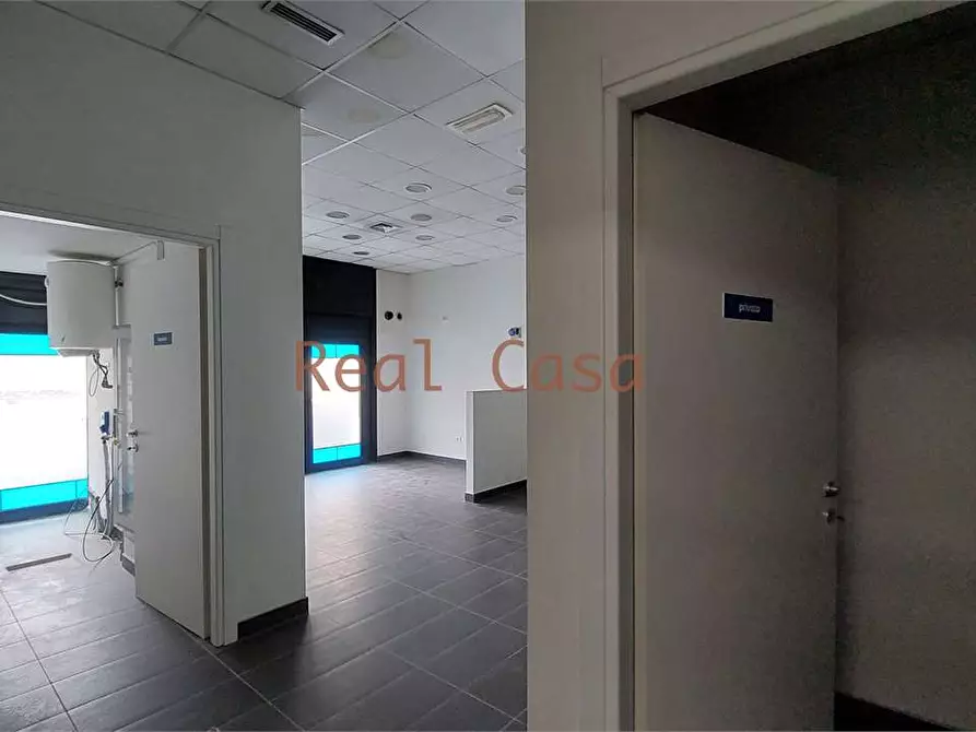 Immagine 14 di Laboratorio in affitto  a Modena