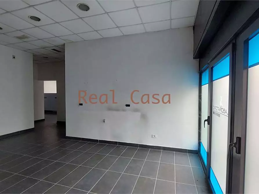 Immagine 26 di Laboratorio in affitto  a Modena