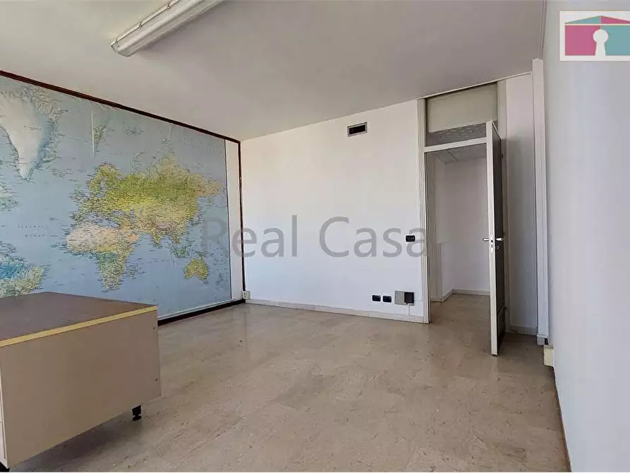 Immagine 14 di Ufficio in vendita  in Via Cagliostro a Modena