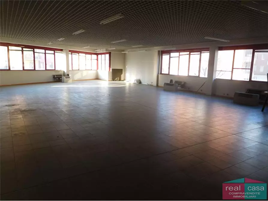 Immagine 11 di Ufficio in affitto  in Via Paltrinieri a Modena