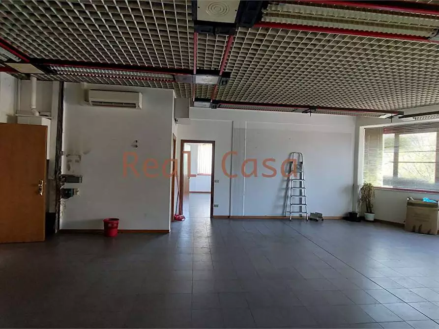 Immagine 4 di Ufficio in affitto  a Modena