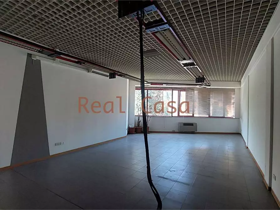 Immagine 11 di Ufficio in affitto  a Modena