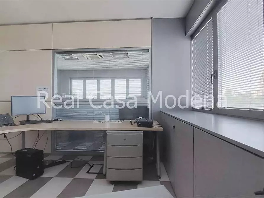 Immagine 25 di Ufficio in vendita  in Strada Sant'Anna  a Modena