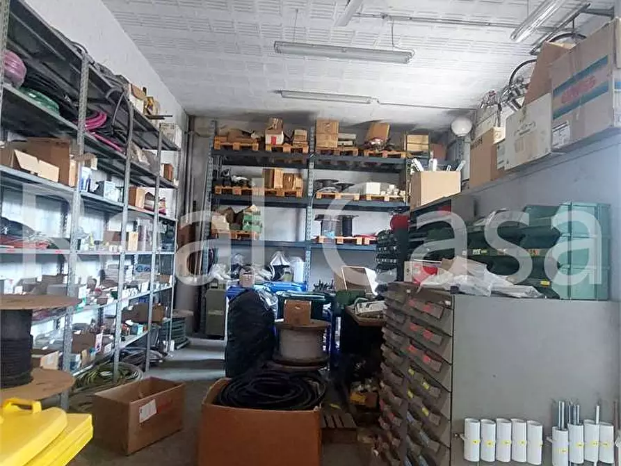 Immagine 13 di Capannone industriale in vendita  a Modena