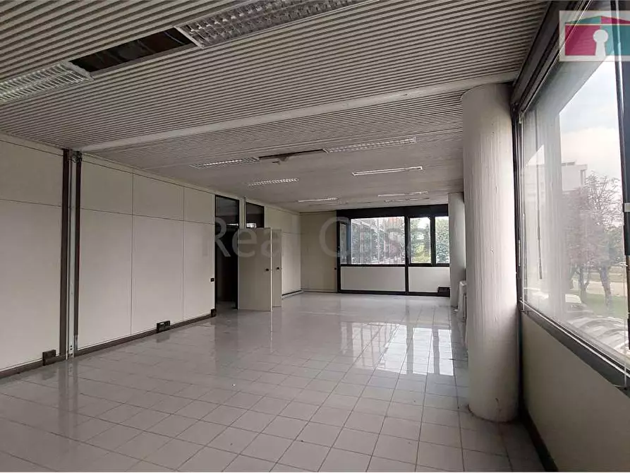 Immagine 4 di Ufficio in affitto  a Modena