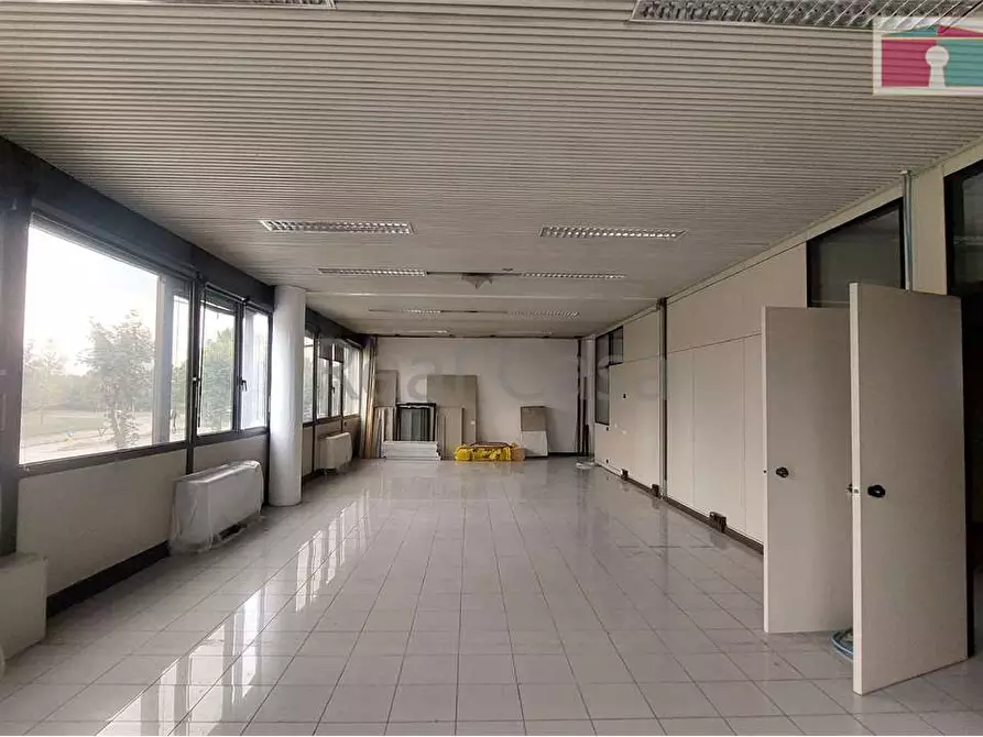 Immagine 8 di Ufficio in affitto  a Modena