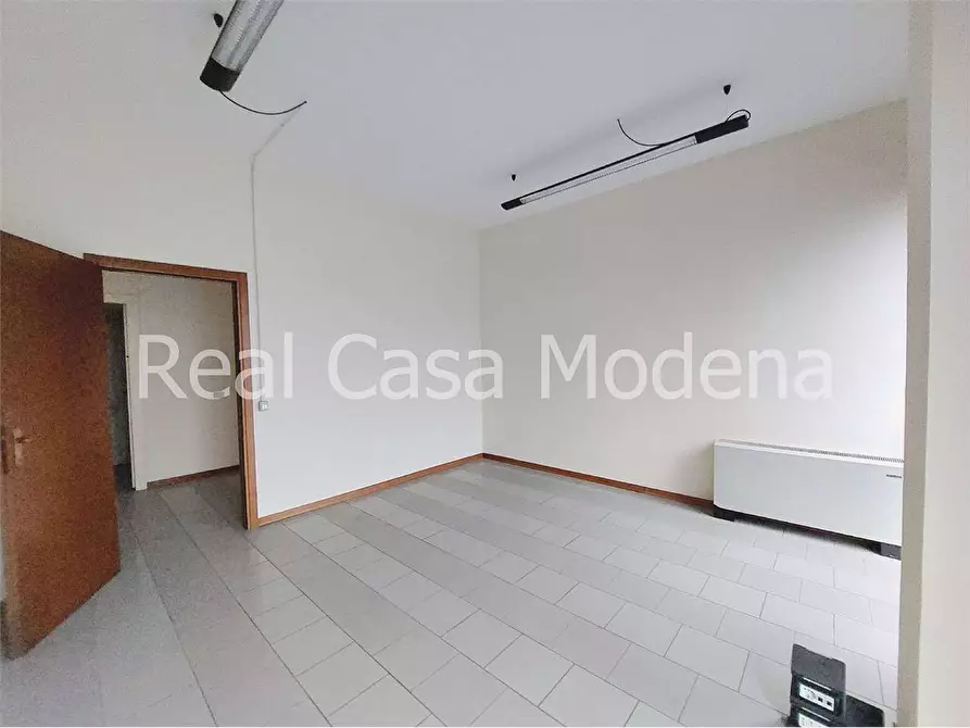 Immagine 13 di Ufficio in affitto  in VIa Marianini  a Modena
