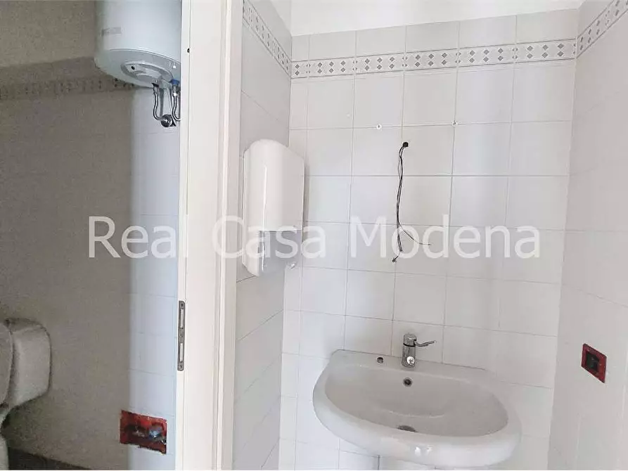 Immagine 19 di Ufficio in affitto  in VIa Marianini  a Modena