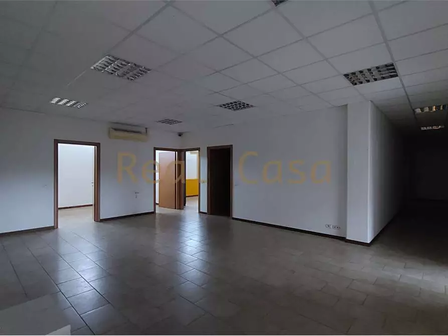 Immagine 3 di Laboratorio in affitto  in Via Livingstone  a Modena