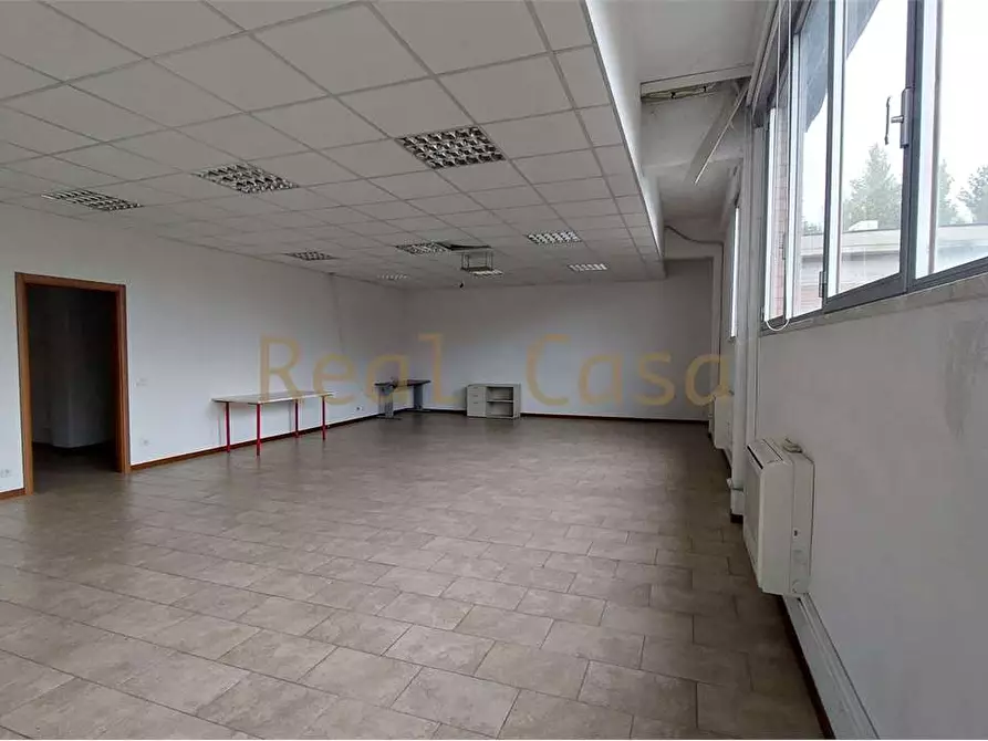 Immagine 6 di Laboratorio in affitto  in Via Livingstone  a Modena