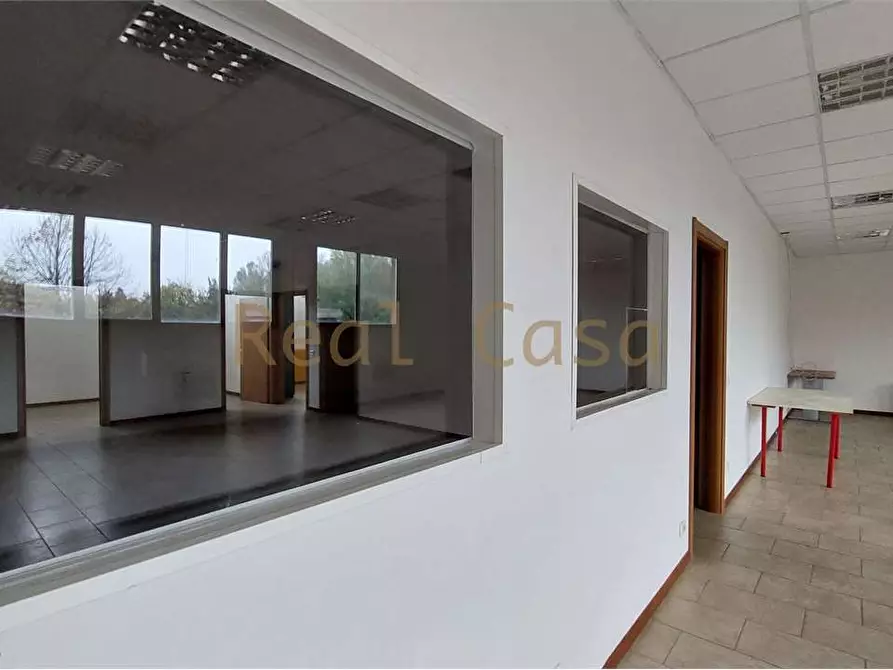 Immagine 9 di Laboratorio in affitto  in Via Livingstone  a Modena