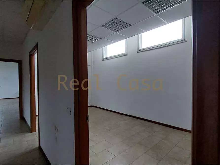 Immagine 11 di Laboratorio in affitto  in Via Livingstone  a Modena