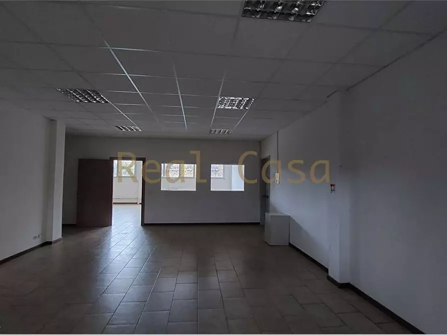 Immagine 12 di Laboratorio in affitto  in Via Livingstone  a Modena